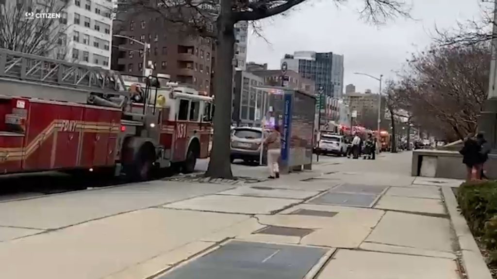 White substance found inside Queens Criminal Court; 4 people report feeling ill, 2 hospitalized