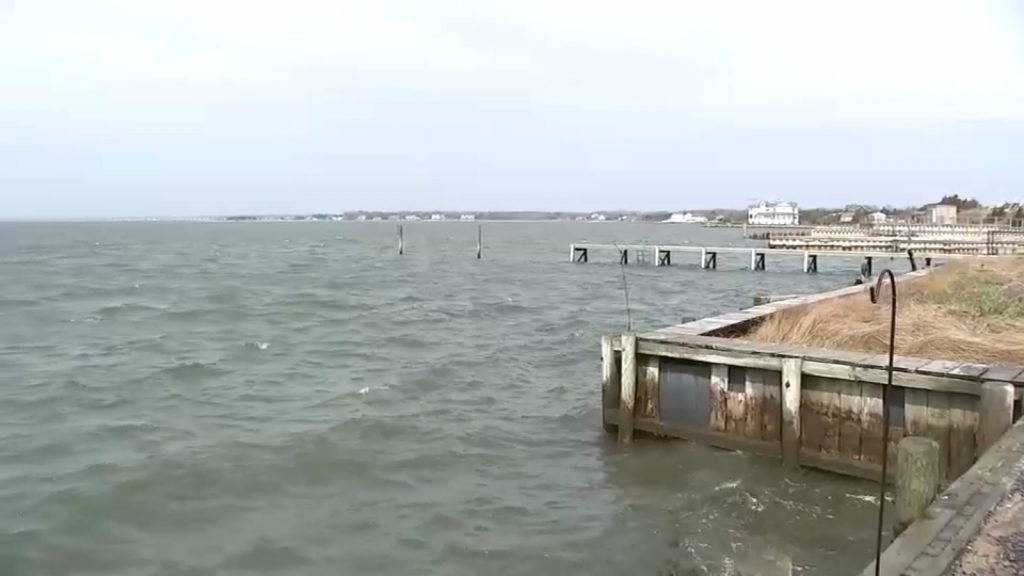 2 men found dead after kayaking in Shinnecock Bay near Southampton, Long Island