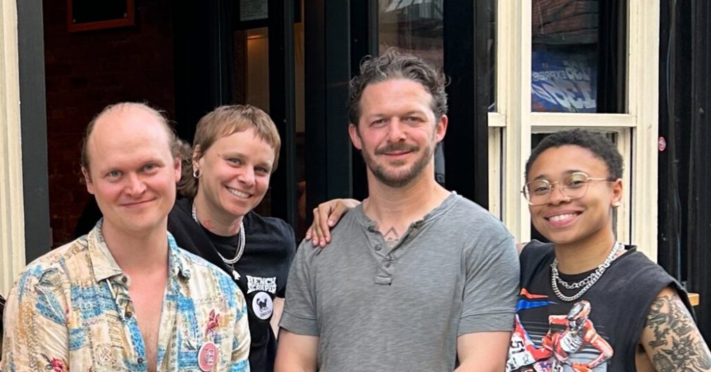 Bartenders at a Cocktail Mecca Propose a New Concoction: a Micro-Union