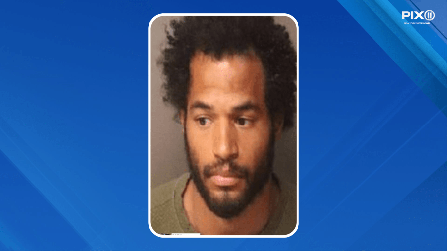 Former high school basketball coach accused of kissing student, 14, on MTA bus: DA Former high school basketball coach accused of kissing student, 14, on MTA bus: DA