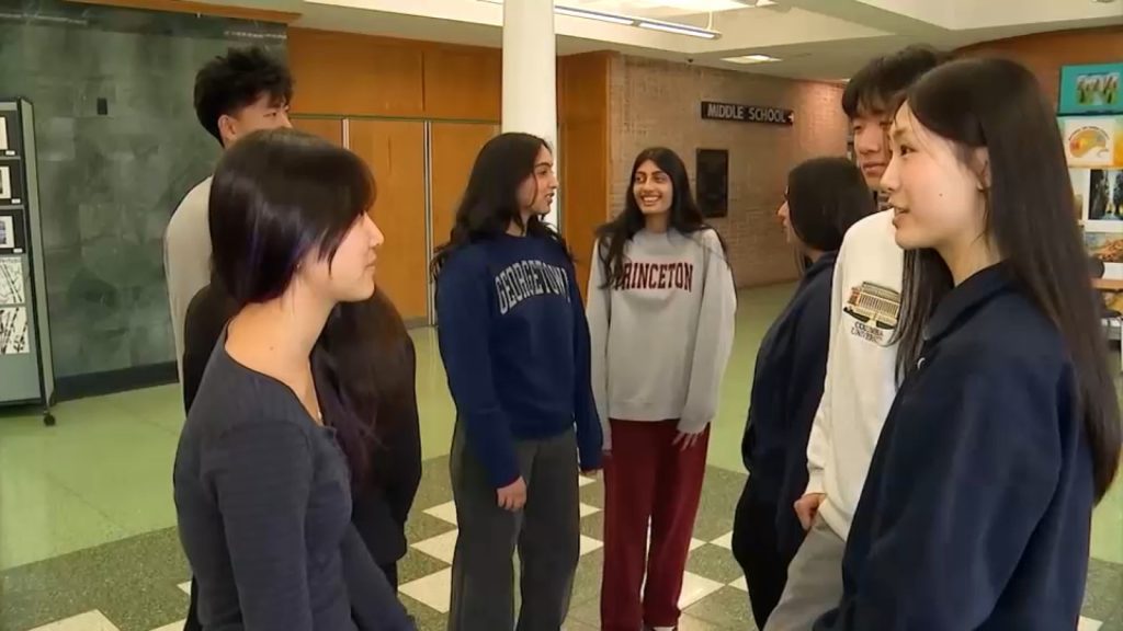 Jericho High School's graduating class breaks record with 21 valedictorians
