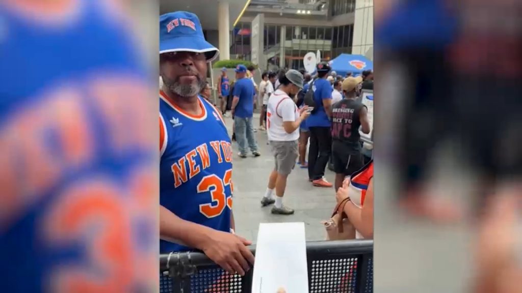 Knicks staff surprised fan with free tickets to Game 1 vs Cavs at Madison Square Garden Knicks staff surprised fan with free tickets to Game 1 vs Cavs at Madison Square Garden