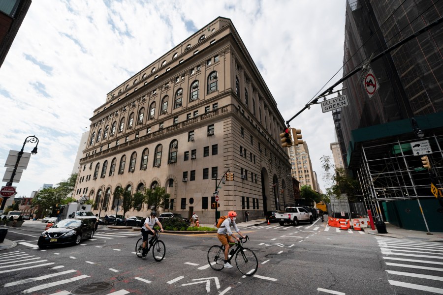 Man escapes from police custody near Brooklyn courthouse: NYPD Man escapes from police custody near Brooklyn courthouse: NYPD
