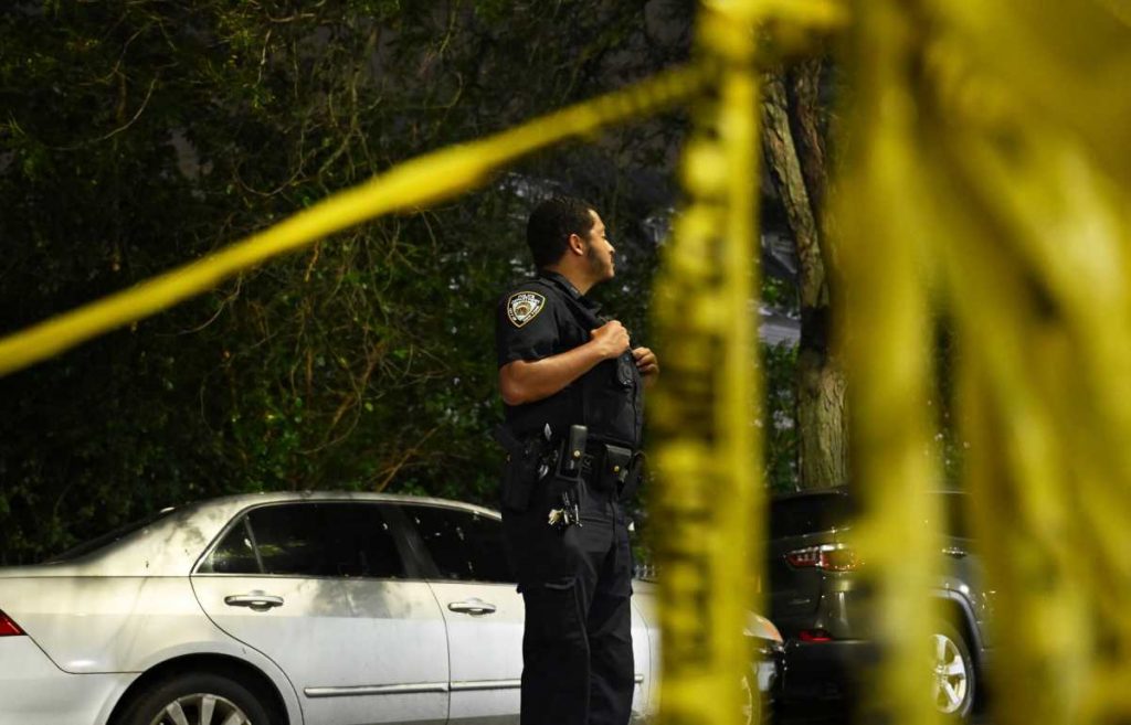 Man killed in hit-and-run while crossing the street in the Bronx: cops