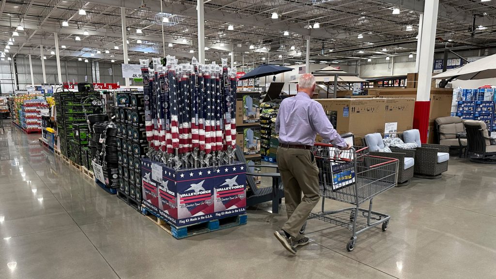 Memorial Day 2026: What’s open and closed including banks, post offices and retail stores Memorial Day 2026: What's open and closed including banks, post offices and retail stores