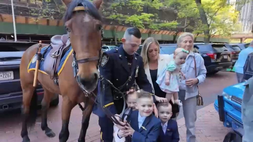 NYPD mounted officer promoted after horseback chase catches purse snatcher on Upper West Side