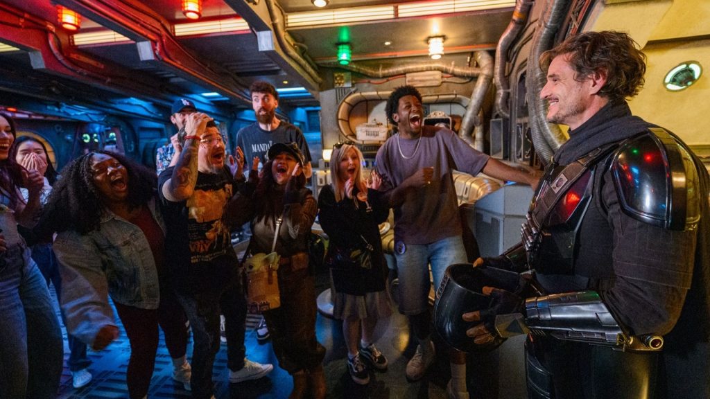 Pedro Pascal surprises guests as ‘The Mandalorian’ at Star Wars: Galaxy’s Edge in Disneyland Pedro Pascal surprises guests as 'The Mandalorian' at Star Wars: Galaxy's Edge in Disneyland