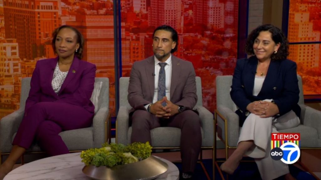 Tiempo with Joe Torres: Discussion on Rossana Rosado's new memoir, mentorship programs in Long Island schools