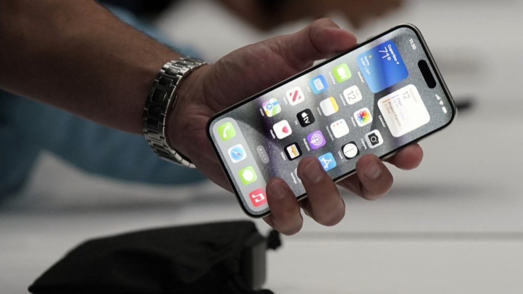iPhone settlement: Some device owners could get up to $95 payment after Apple agrees to settle case for $250 million