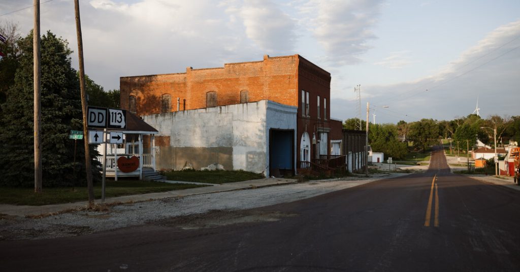 A Reporter’s Memories Cross Two-Lane Highways in Missouri