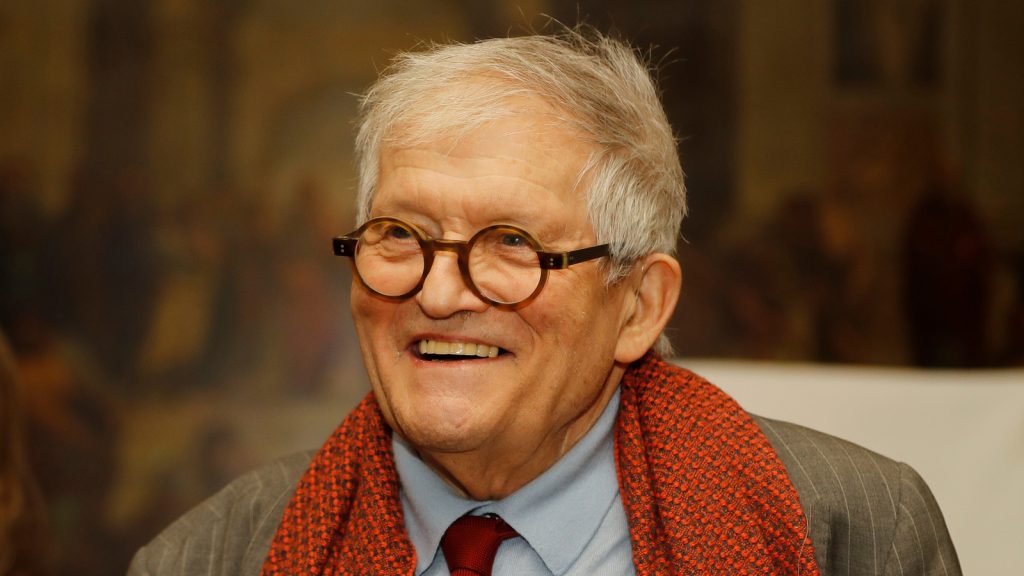 David Hockney, artist renowned for his pool scenes, has died at 88 David Hockney, artist renowned for his pool scenes, has died at 88