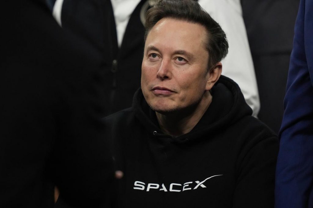 Elon Musk’s SpaceX is set to shatter IPO records — but experts warn regular investors should be wary Elon Musk's SpaceX is set to shatter IPO records -- but experts warn regular investors should be wary