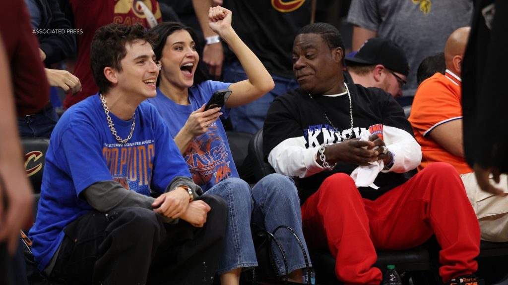 Knicks to auction off 2 celebrity row seats for Game 3 of the NBA Finals at Madison Square Garden; Details on how to enter Knicks to auction off 2 celebrity row seats for Game 3 of the NBA Finals at Madison Square Garden; Details on how to enter