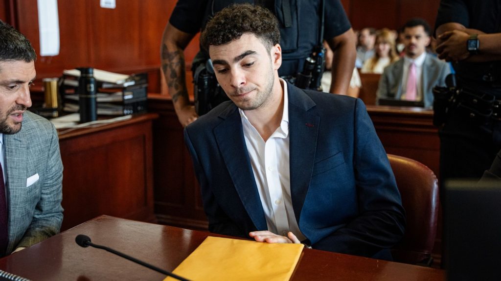 Luigi Mangione due in federal court for pretrial hearing; jury selection plans expected