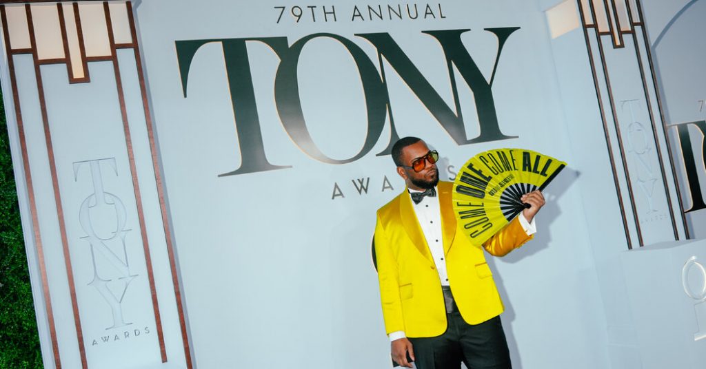 Tonys 2026 Live Updates: ‘Schmigadoon!’ Wins Key Preshow Award as Stars Arrive on Red Carpet Tonys 2026 Live Updates: ‘Schmigadoon!’ Wins Key Preshow Award as Stars Arrive on Red Carpet