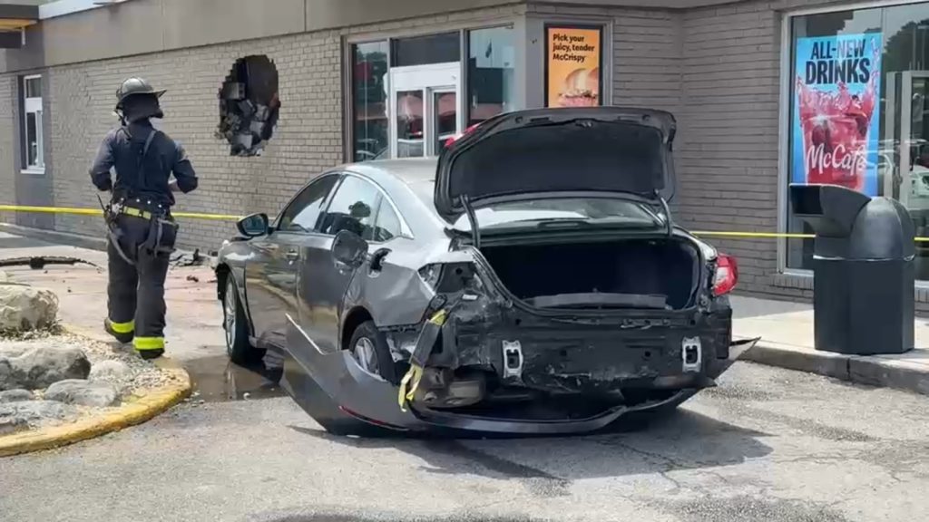 Vehicle goes airborne, crashes into side of McDonald’s in he Bronx Vehicle goes airborne, crashes into side of McDonald's in he Bronx