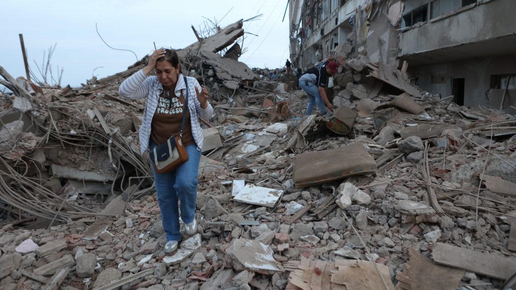 Venezuela earthquakes: Death toll rises to 589 with almost 3,000 injured