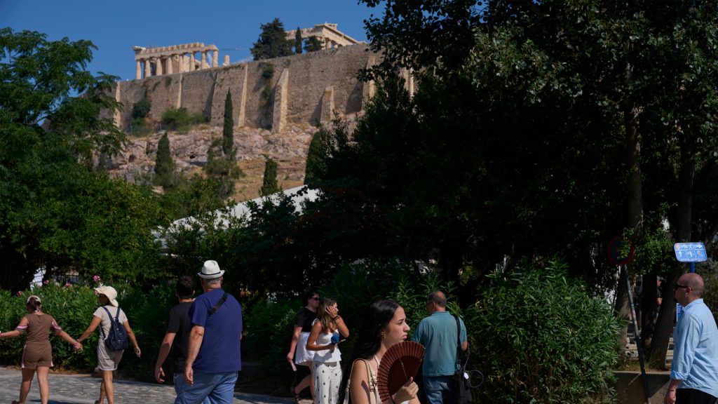 2 tourists stabbed near the Acropolis in Athens, Greece 2 tourists stabbed near the Acropolis in Athens, Greece