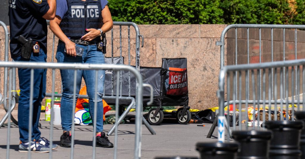 Suspect in NYC Federal Plaza Attack Was Targeting ICE, Authorities Say Suspect in NYC Federal Plaza Attack Was Targeting ICE, Authorities Say